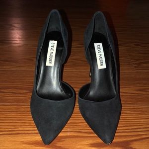 NEW Steve Madden black pumps!